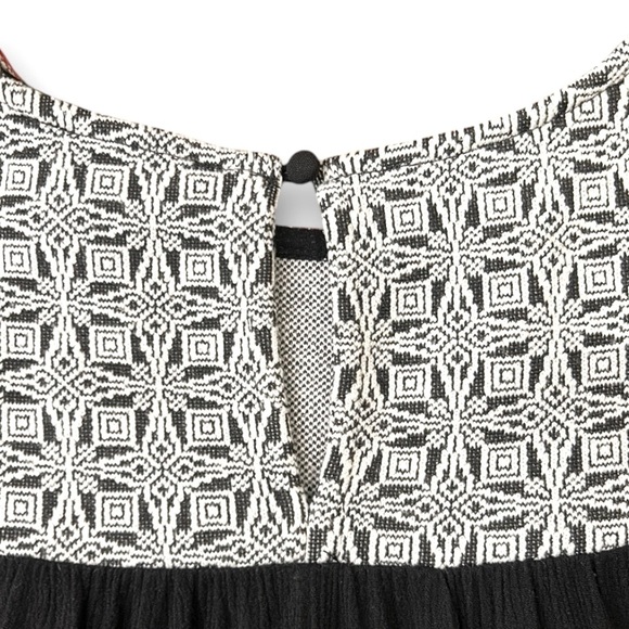 Umgee Boho Relaxed Fit Sleeveless Tassel Hem Black Dress Size Large - Picture 12 of 12